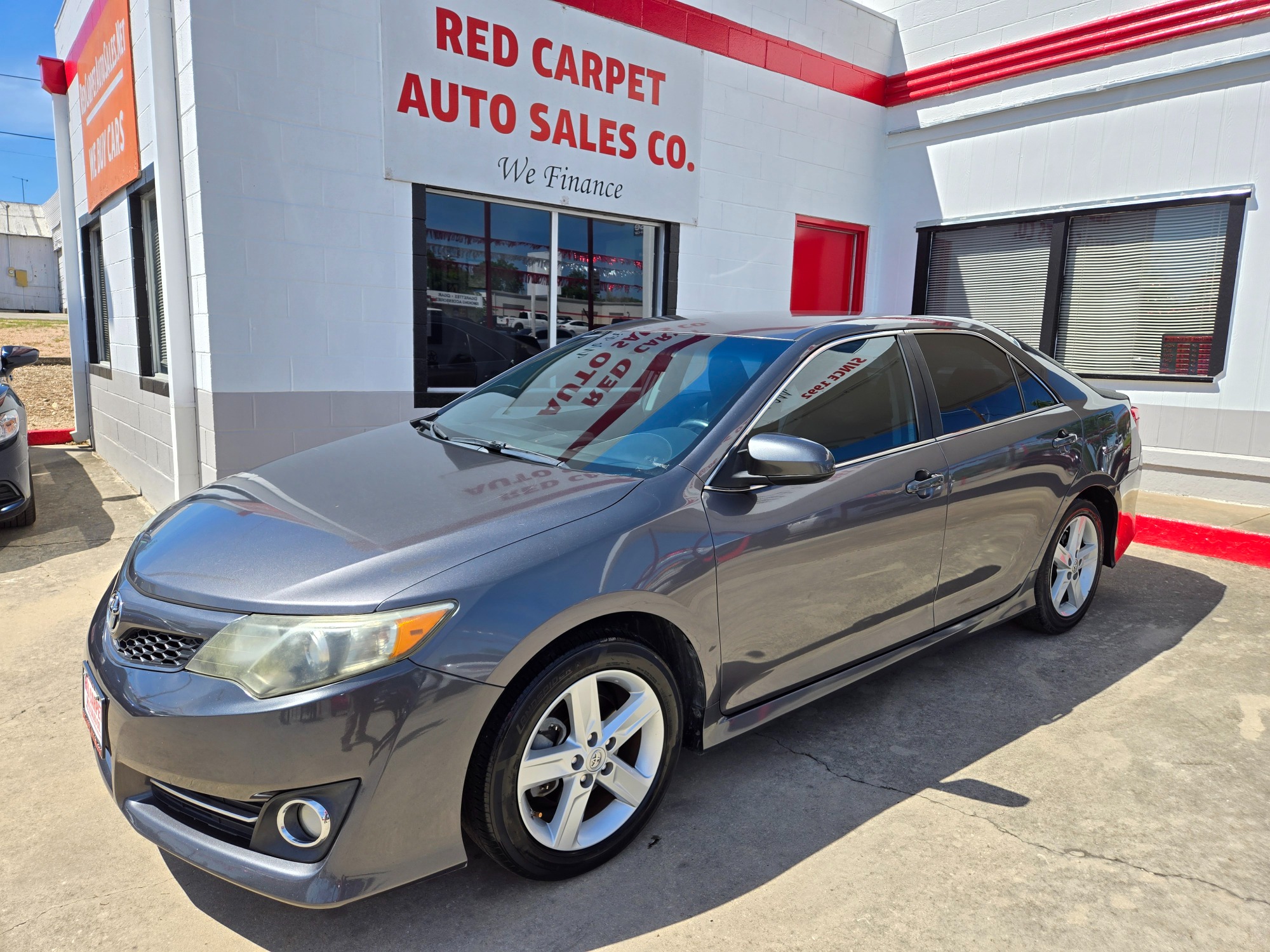 photo of 2014 Toyota Camry SE